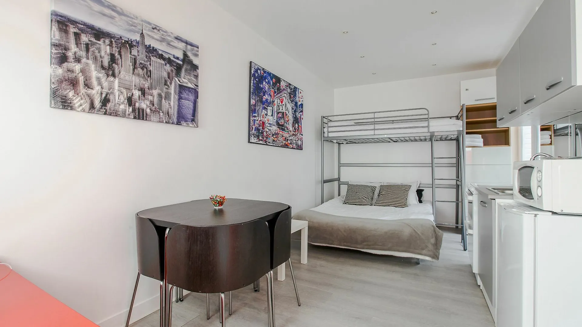 11 - Design Champs-elysees Apartment *